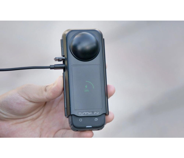 Sunnylife Osłona z podglądem ładowania do Insta360 X4 - 1509305 - zdjęcie 2